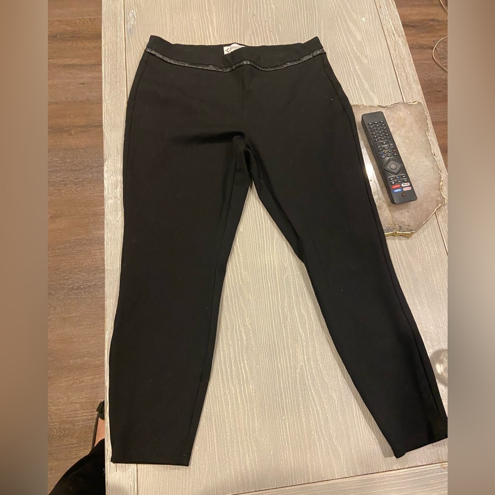 Nanette Lepore black legging stretch pant with leather trim detail L